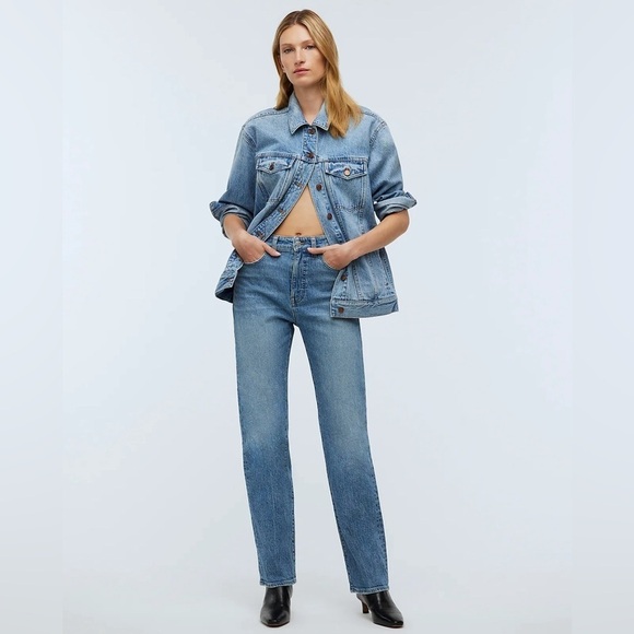 Madewell Denim - Madewell The Tall '90s Straight Jean in Rondell Wash: Crease Edition